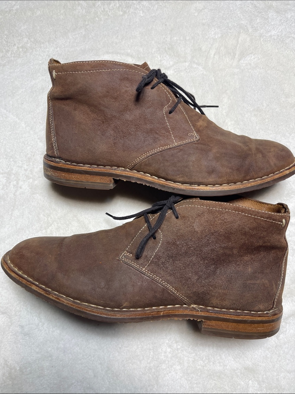 Trask Brown Suede Chukka Boots with Black Laces Size 8.5 Men’s